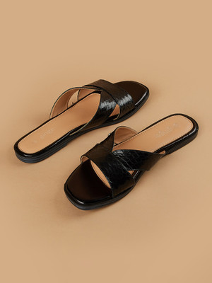 Ginger by Lifestyle Women Flats(Black , 6)