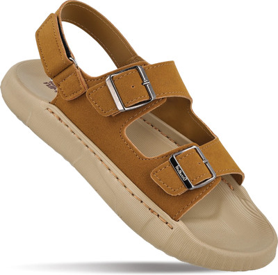 WALKAROO Men Casual(Brown , 6)
