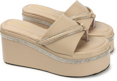 madam glorious Women Wedges(Beige , 4)