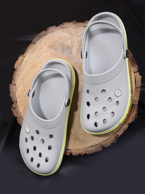 action APTP-C8 Men Clogs(Grey , 2)