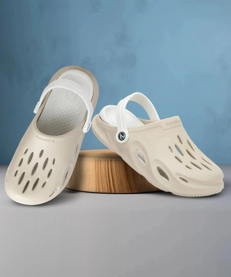 Aqualite Comfort, Anti-Skid Men Clogs(Beige ,)