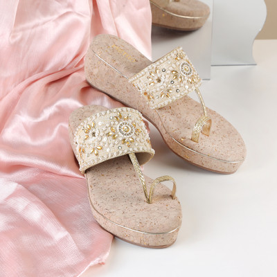 METRO Women Casual(Gold , 4)