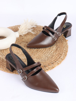 PLANET WALK Heels Sandals Lightweight, Breathable, Comfortable Everyday Cushioned Insole Women Heels(Brown , 6)