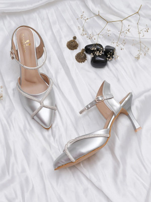 PLANET WALK Lightweight comfort extra-soft with trendy, premium stylish design Women Heels(Silver , 4)
