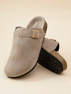 BIG FOX Clogs, White with Adjustable Strap, Comfort Platform Soles Clogs Women Flats(Grey , 4)