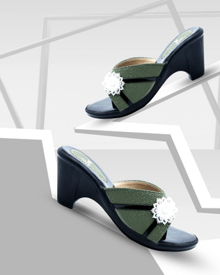 Hardwood Women Heels(Green , 5)