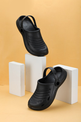 GRIPTON Men Clogs(Black , 7)