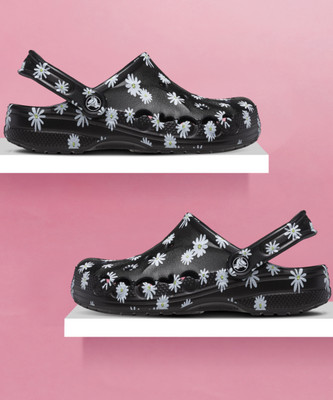 CROCS Baya Seasonal Printed Men Clogs(Black , 9 UK/India)