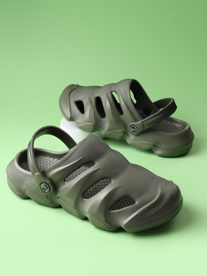 TOE CANDY Men Clogs(Green , 6)