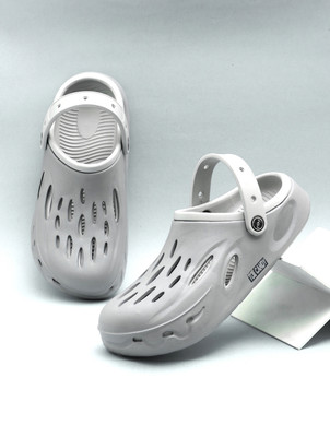 TOE CANDY Men Clogs(Multicolor , 6)