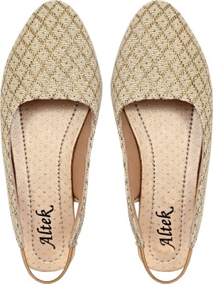 Altek Women Flats(Gold , 7)