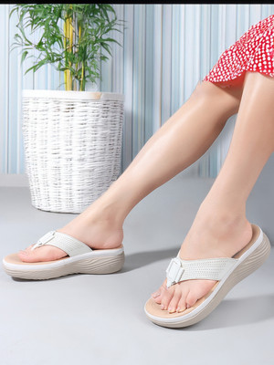 Roadster Women Casual(White , 5)