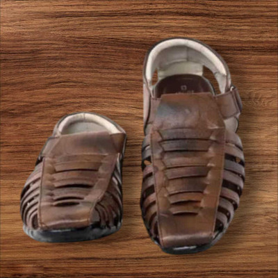 InfiniTrenz Men Sandals(Brown , 6)