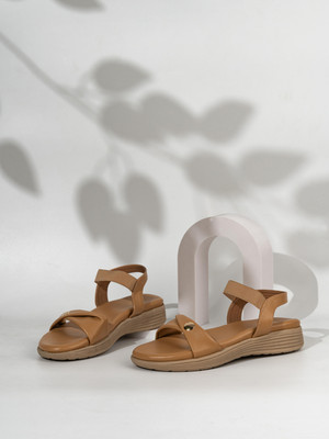 Inc.5 Casual Solid Round Toe Sandals Women Casual(Beige , 4)