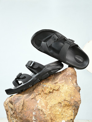 Roadster Men Sandals(Black , 8)
