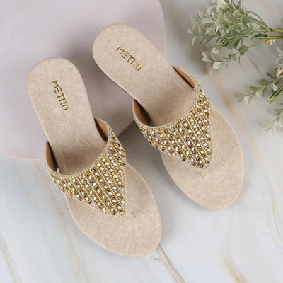 METRO Women Flats(Gold , 4)