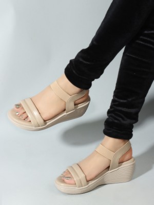 Colo Women Off White Wedges