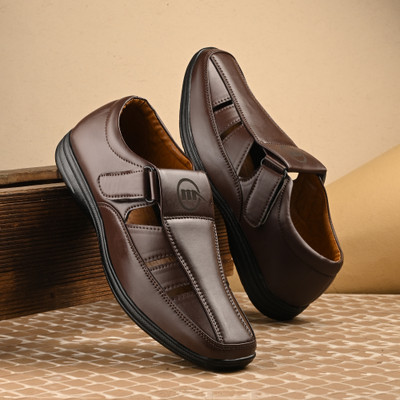 AMICO Men Casual(Brown , 7)
