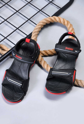 Roadster Men Sandals(Black , 8)