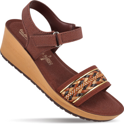 WALKAROO Women Wedges(Brown , 5)