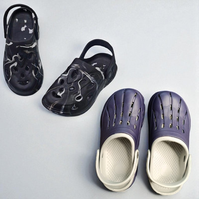 Monrav Men Clogs(Black, Navy , 8)