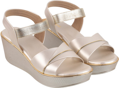 MOCHI Women Wedges(Gold , 4)