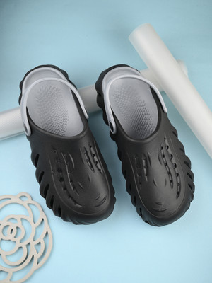 HRX by Hrithik Roshan Men Sandals(Black , 7)