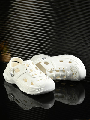 Roadster Men Clogs(White , 9)