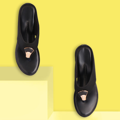 Chahaa Women Wedges(Black , 5)