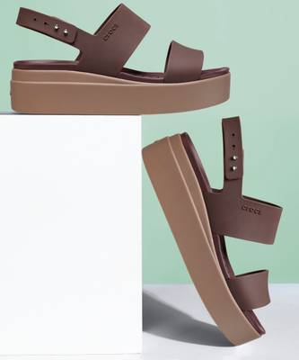 Crocs brooklyn deals low wedge w