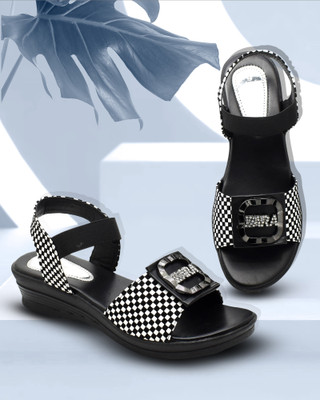 Hardwood Women Heels(Black , 9)