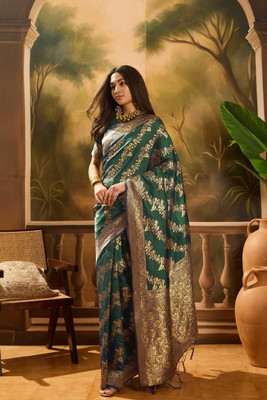 ShopGlobal Woven Banarasi Silk Blend Saree(Green)