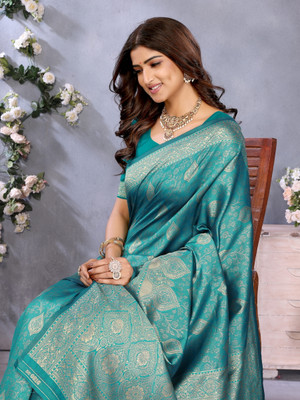 Sareeve Woven, Self Design Kanjivaram Silk Blend Saree(Blue, Green)