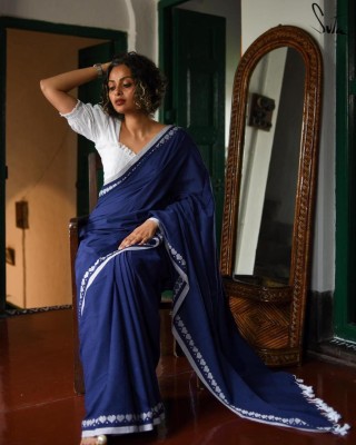 BiswasTextiles Self Design Handloom Cotton Blend Saree(Dark Blue)