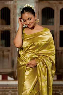 SUBHAM Woven, Embellished Banarasi Silk Blend Saree(Light Green, Gold)