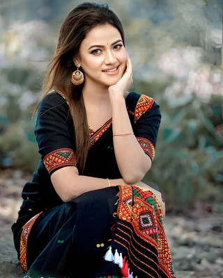 Plothah: Self Design, Woven Mekhela Chador Silk Blend Saree(Black)