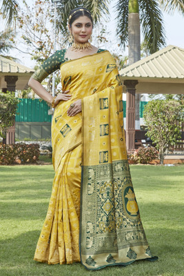 looknchoice Woven Banarasi Silk Blend Saree(Gold)