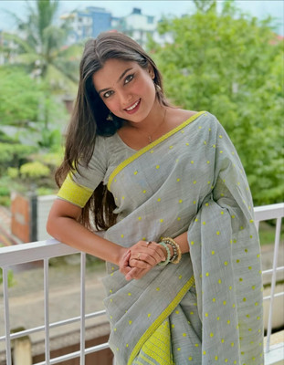 Divine Fabrics Woven Mekhela Chador Cotton Blend Saree(Grey)
