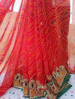 VedikaaFashion Embroidered, Printed, Floral Print, Self Design Bandhani Georgette Saree(Red)