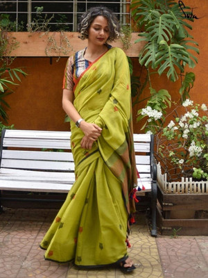 HouseOfCommon Woven Handloom Cotton Blend Saree(Light Green)