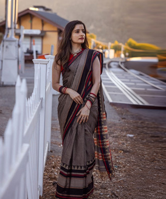 ADbutiq Temple Border Handloom Handloom Pure Cotton Saree(Beige)