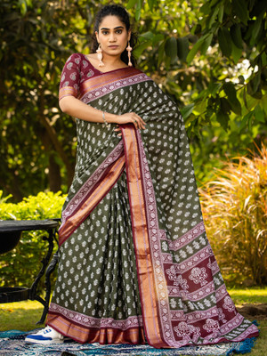 Divastri Printed Daily Wear Cotton Blend Saree(Dark Green)