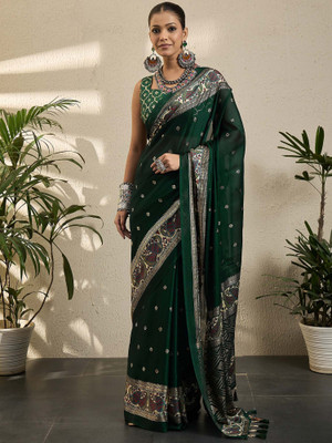 Divastri Floral Print Pochampally Georgette Saree(Green)