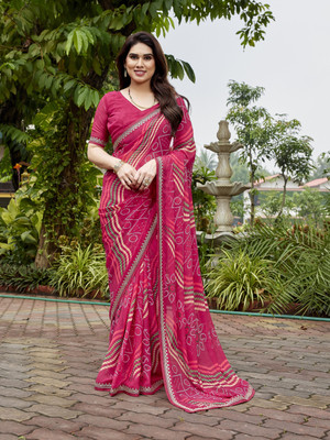 THE URBAN DIVA Printed Bandhani Georgette Saree(Pink, Orange, White)