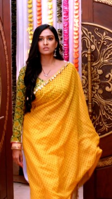 Winza Designer Polka Print Daily Wear Chanderi Saree(Yellow)