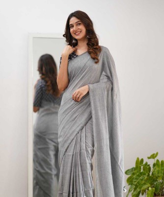 DHRITI Solid/Plain Handloom Cotton Blend Saree(Grey)