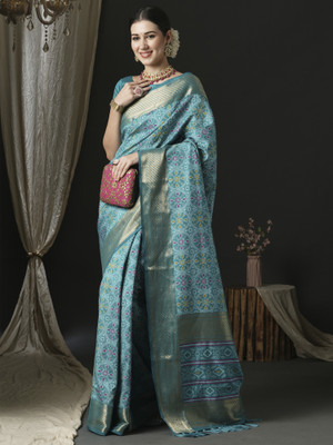 Divastri Woven Patola Silk Blend Saree(Blue)
