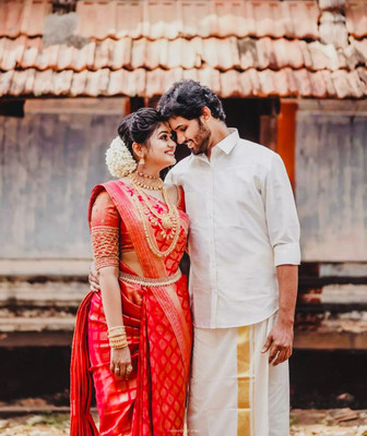 MIRMAN Woven Kanjivaram Pure Silk Saree(Red)