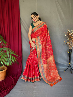 SGF11 Self Design Handloom Pure Silk Saree(Red)