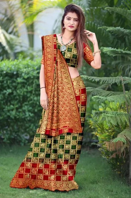 Shree Vinayak Creations Woven Banarasi Art Silk Saree(Multicolor)